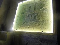 Ritzzeichnungen im Kerker der Tempelritter, Coudray-Turm im Schloss Chinon &ndash; &copy; Michael Krause (Eberhardt TRAVEL)