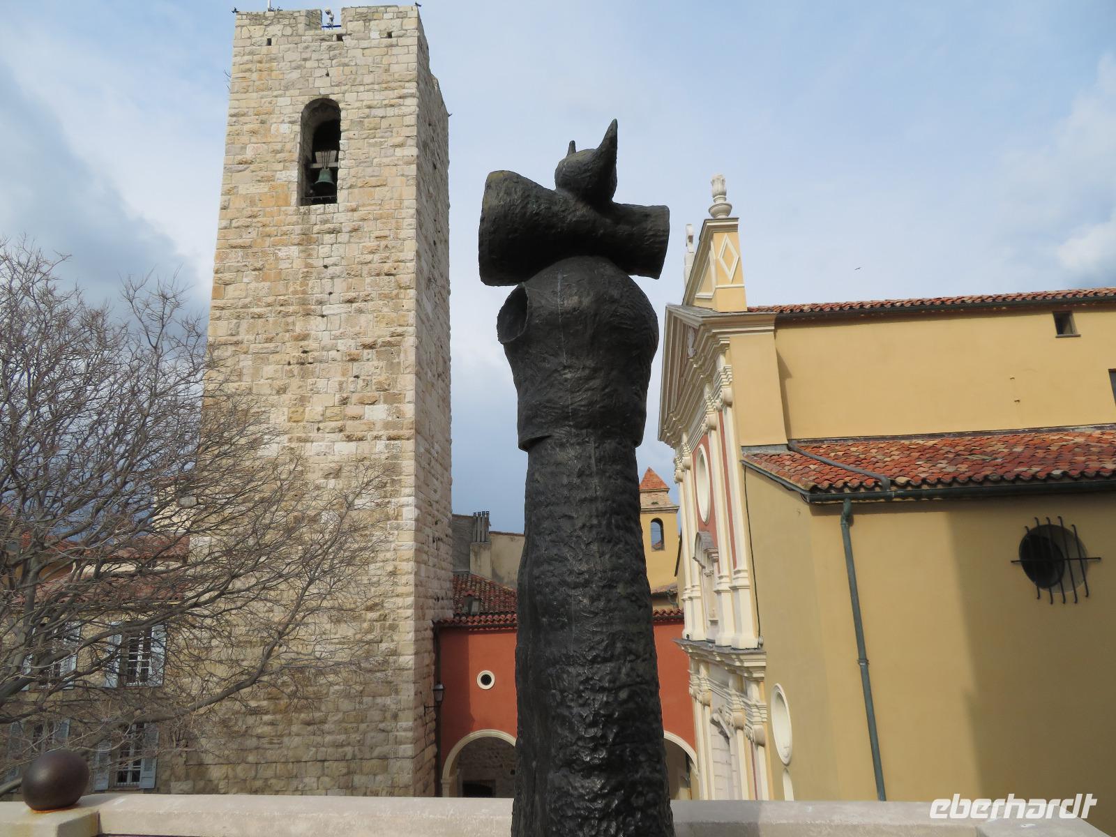 Antibes Altstadt mit Miro-Figur &ndash; &copy; Jürgen Schmeißer (Eberhardt TRAVEL)