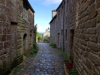12.5. 2018 Locronan Gasse  &ndash; &copy; Beate Schroedter (Eberhardt TRAVEL)