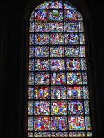 Chartres. Fenster Westseite. Maria, Jesus &ndash; &copy; Peter Großer (Eberhardt TRAVEL)