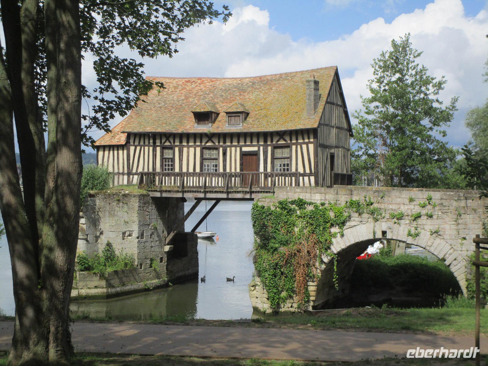 Vernon. Alte Mühle. Motiv für Monet &ndash; &copy; Peter Großer (Eberhardt TRAVEL)