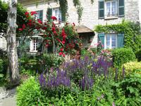 Giverny. Wohnhaus &ndash; &copy; Peter Großer (Eberhardt TRAVEL)