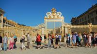 Anstehen &ndash; &copy; Petra Sauer (Eberhardt TRAVEL)