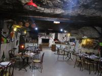Amboise, Felsenrestaurant &ndash; &copy; Peter Großer (Eberhardt TRAVEL)