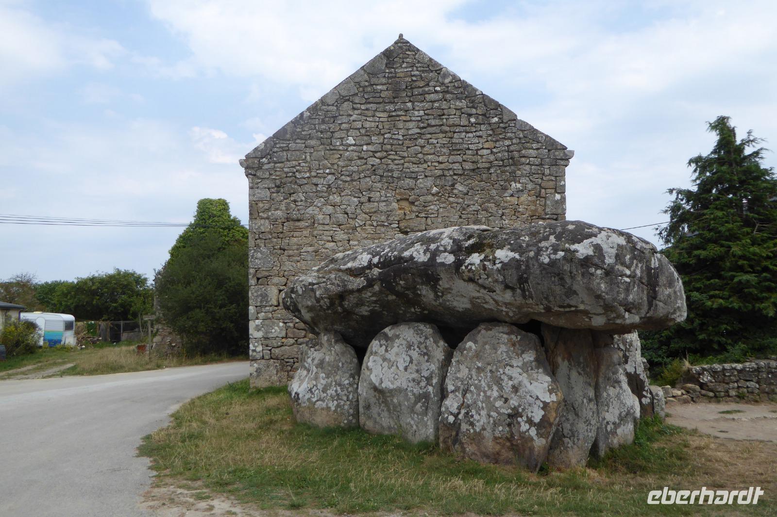07 Dolmen von Crucuno  &ndash; &copy; Gabriele Sauer (Eberhardt TRAVEL)