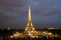 Eiffelturm bei Nacht  &ndash; &copy; Gabriele Sauer (Eberhardt TRAVEL)