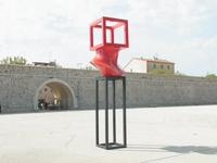 Antibes Kunstwerk von Sacha Sosno &ndash; &copy; Alexandre de Bordelius (Eberhardt TRAVEL)