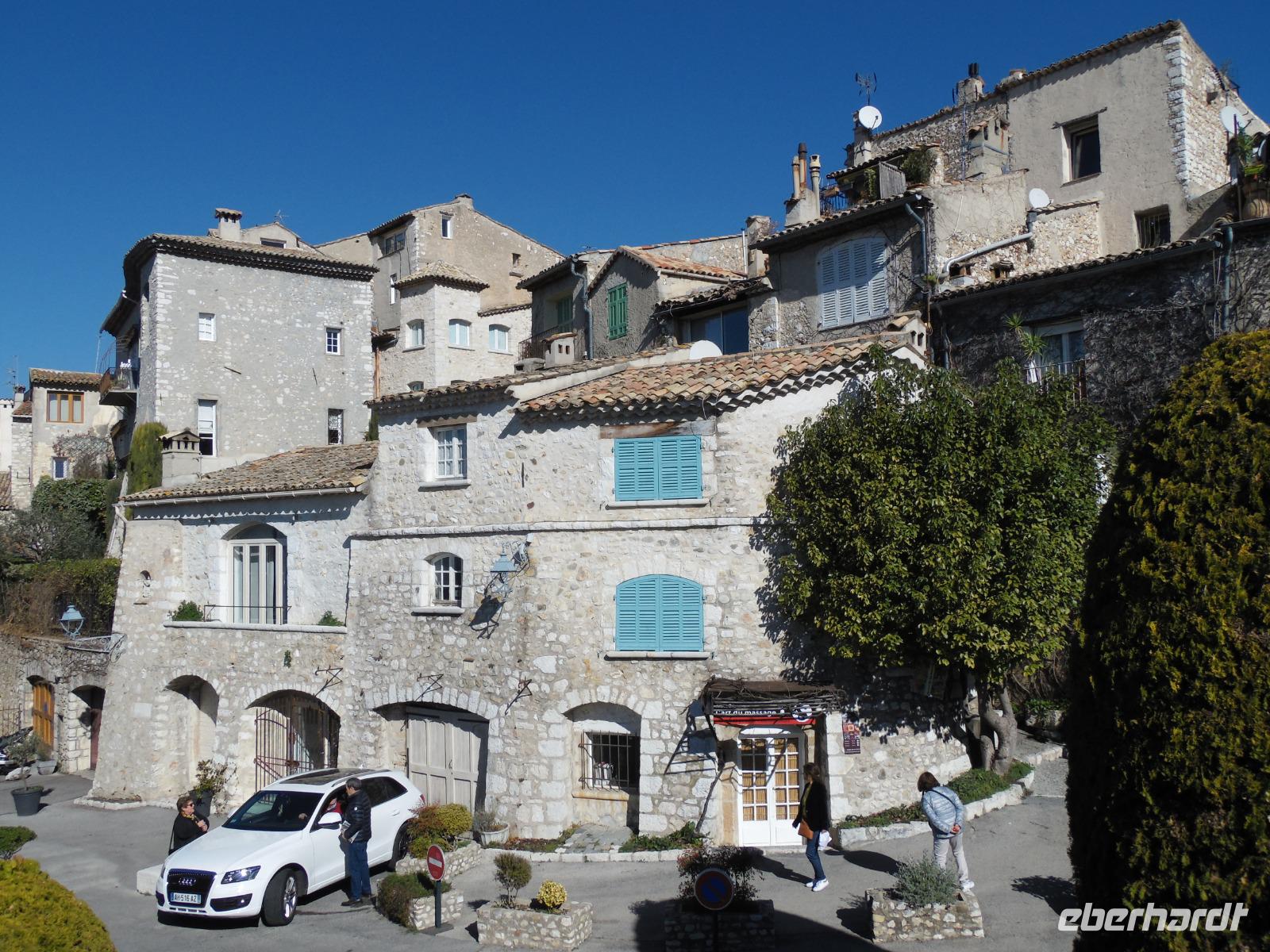 Häuserreihe in Saint-Paul de Vence &ndash; &copy; Sandra Richter (Eberhardt TRAVEL)