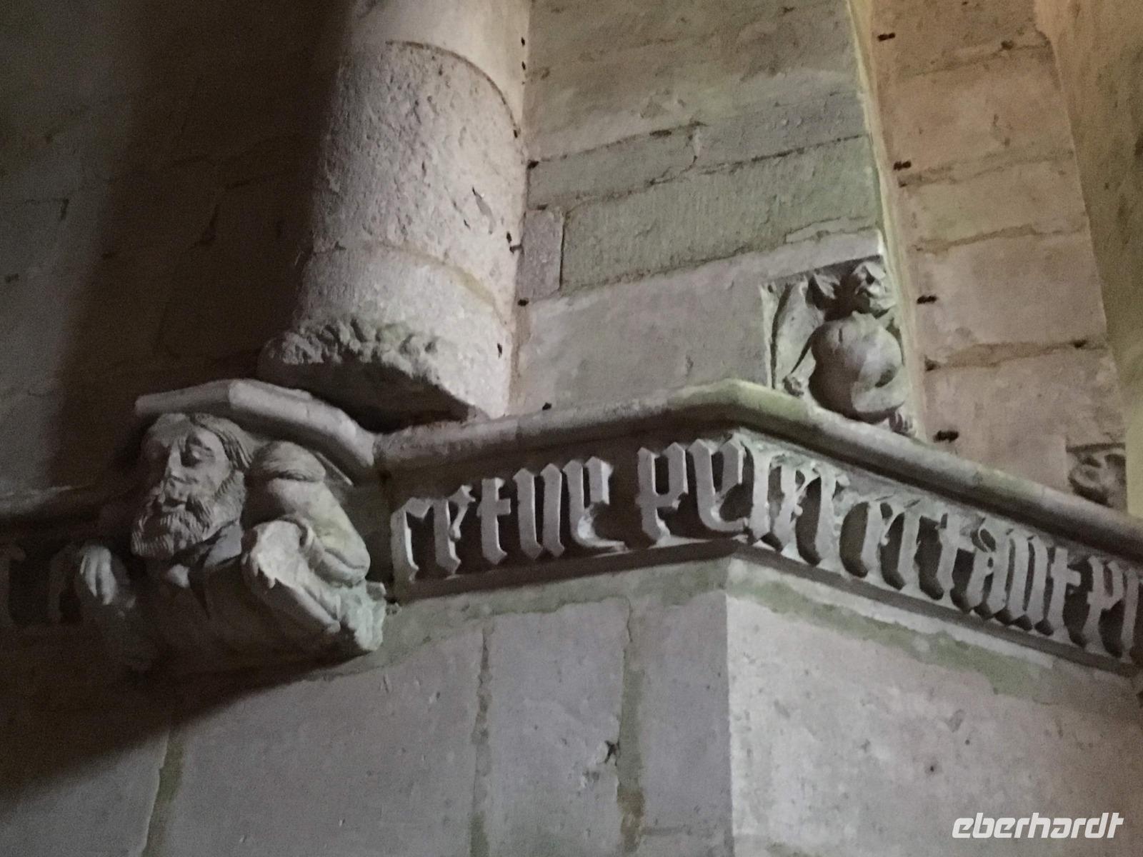 Krypta der Pilgerkirche St. Eutrope in Saintes - Teufelsdarstellung &ndash; &copy; Dr. Michael Krause (Eberhardt TRAVEL)
