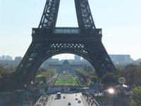 Tag 2 - 10 - Fotostopp am Eiffelturm (2) &ndash; &copy; Sabine Heitzer (Eberhardt TRAVEL)