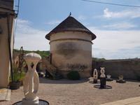 Domaine de Flavigny-Alésia, Hof &ndash; &copy; Beate Schroedter (Eberhardt TRAVEL)
