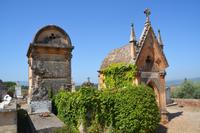 Alter Friedhof in Rousillon &ndash; &copy; Gina Egenolf (Eberhardt TRAVEL)