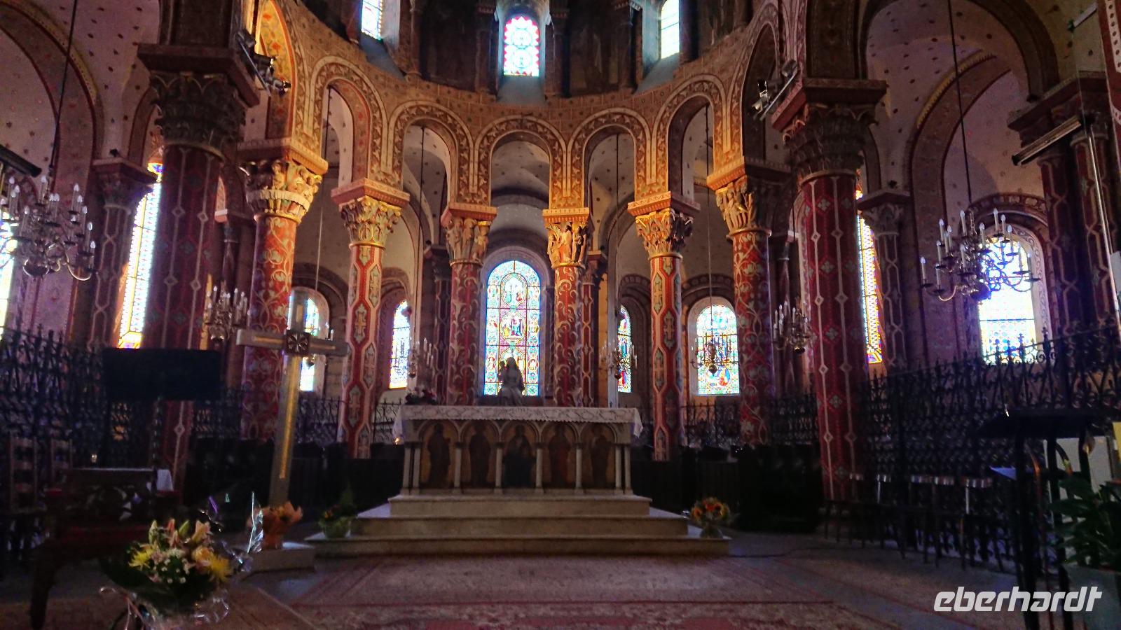 Inneres der Kathedrale von Issoire &ndash; &copy; Dr. Michael Krause (Eberhardt TRAVEL)