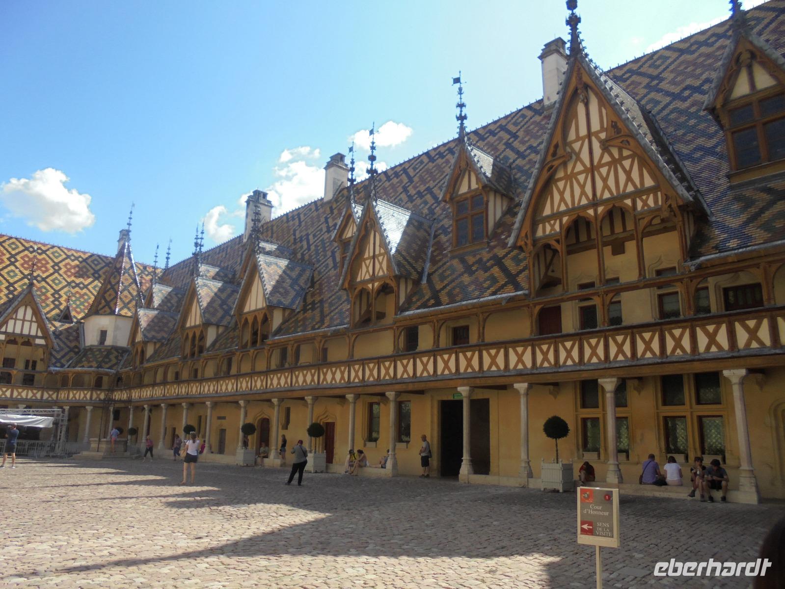 Beaune, Hotel Dieu, Innenhof &ndash; &copy; Dr. Michael Krause (Eberhardt TRAVEL)