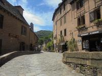 Hauptstraße von Conques &ndash; &copy; Dr. Michael Krause (Eberhardt TRAVEL)