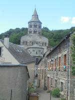 Kirche von Orcival &ndash; &copy; Dr. Michael Krause (Eberhardt TRAVEL)