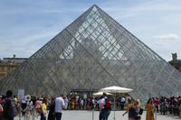 Paris Tag 3 Pyramide  &ndash; &copy; Gabriele Sauer (Eberhardt TRAVEL)