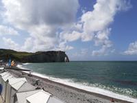 Etretat, Strand und Felsentor &ndash; &copy; Peter Großer (Eberhardt TRAVEL)