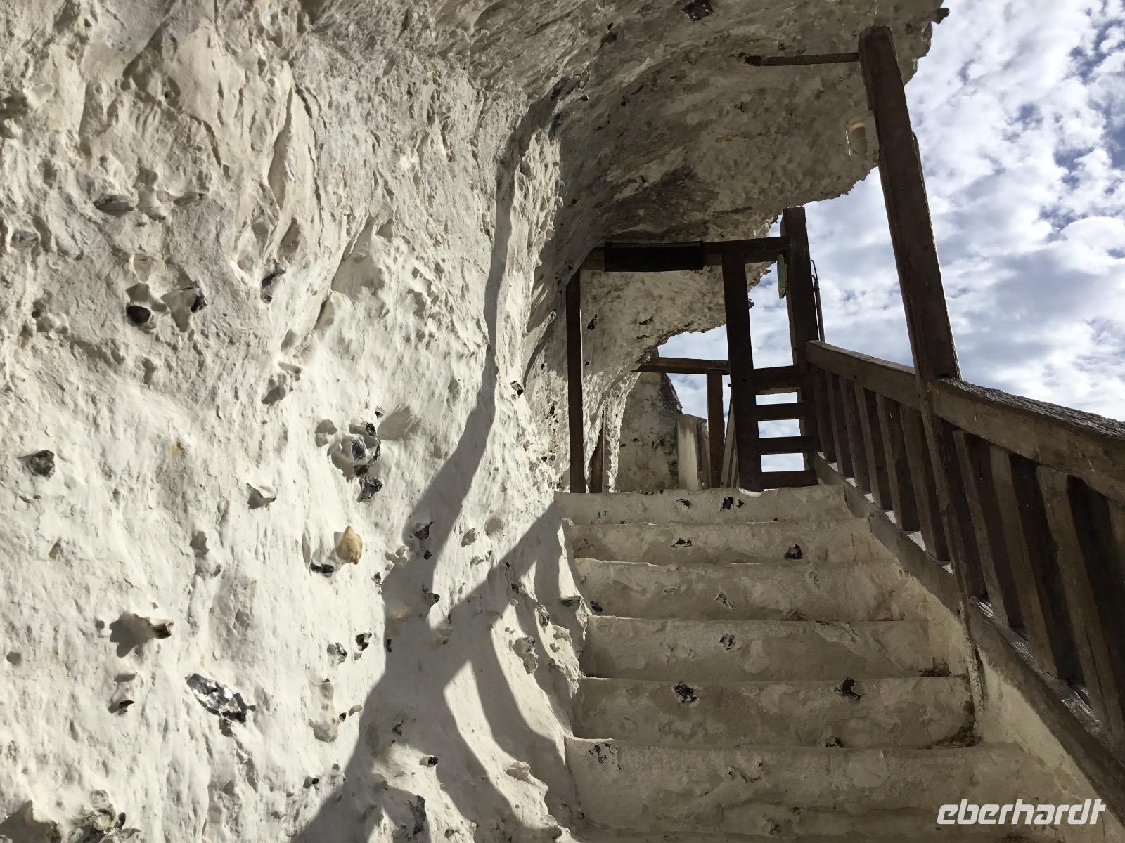 Aufstieg zur Mittelalterlichen Burg... &ndash; &copy; Roswitha Zytowski (Eberhardt TRAVEL)