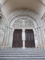 berühmtes Weltengericht-Tympanon der Lazarus-Kathedrale von Autun von Meister Gislebertus &ndash; &copy; Dr. Michael Krause (Eberhardt TRAVEL)