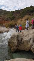 Kleines Wasser-Hindernis beim Start der Wanderung &ndash; &copy; Maja Petermann (Eberhardt TRAVEL)