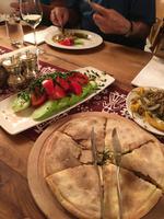 Die georgische Tafel &ndash; &copy; Magda-Viola Hanke (Eberhardt TRAVEL)