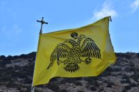 Orthodoxe Flagge &ndash; &copy; Martin Büchner (Eberhardt TRAVEL)