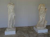 Statuen in Gortys