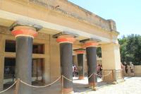 Kreta - Knossos - Minoische Säulen &ndash; &copy; Franziska Bergmann (Eberhardt TRAVEL)