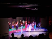 MS Celestyal Journey - Amphitheatro (Show am Abend) &ndash; &copy; Katrin Deutschbein (Eberhardt TRAVEL)