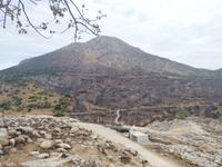 Mykene - Blick auf verbrannte Erde in der Region &ndash; &copy; Elena Hinz (Eberhardt TRAVEL)