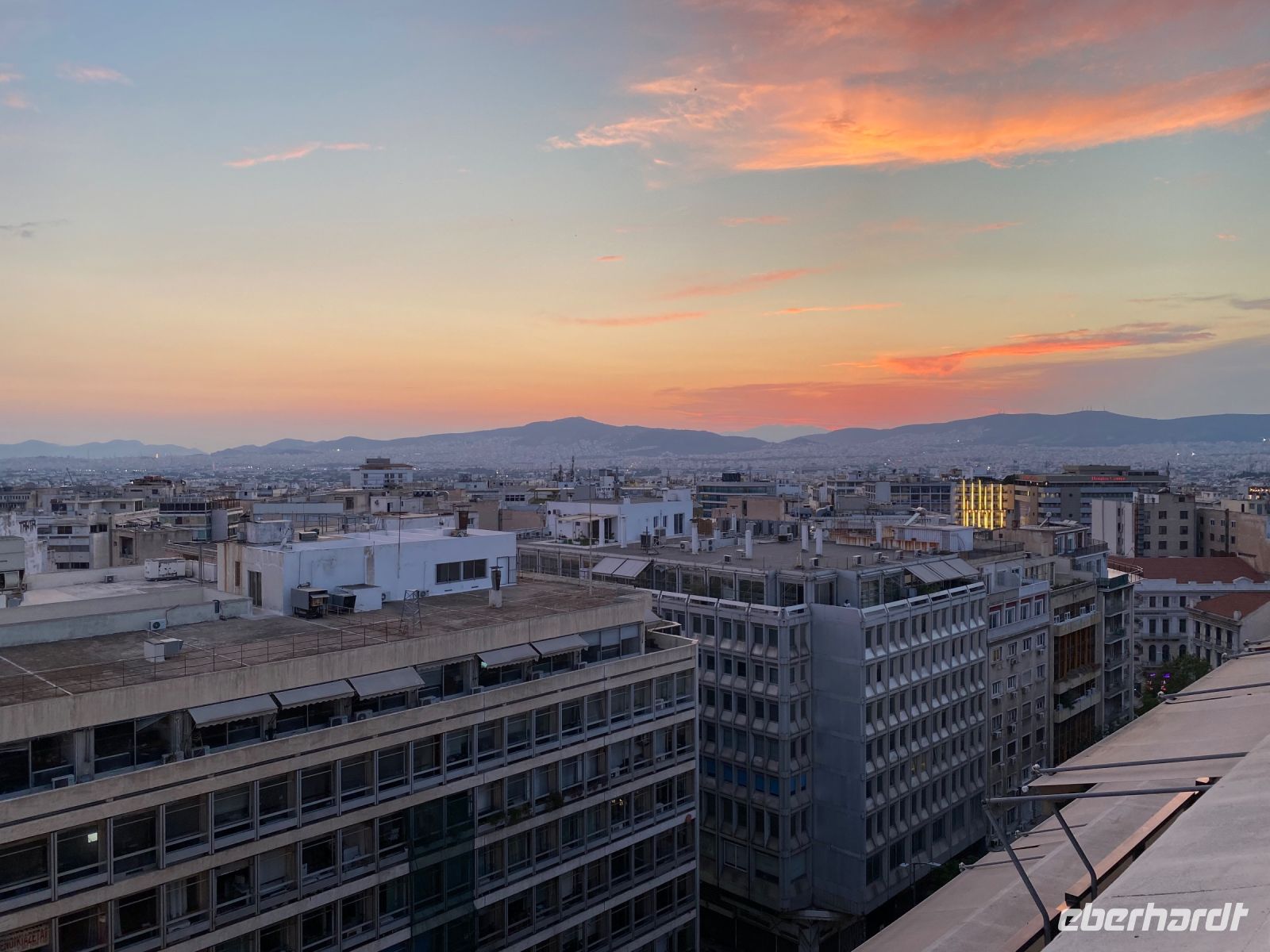 Blick von der Dachterrasse  - Athen &ndash; &copy; Daniela Paulan (Eberhardt TRAVEL)