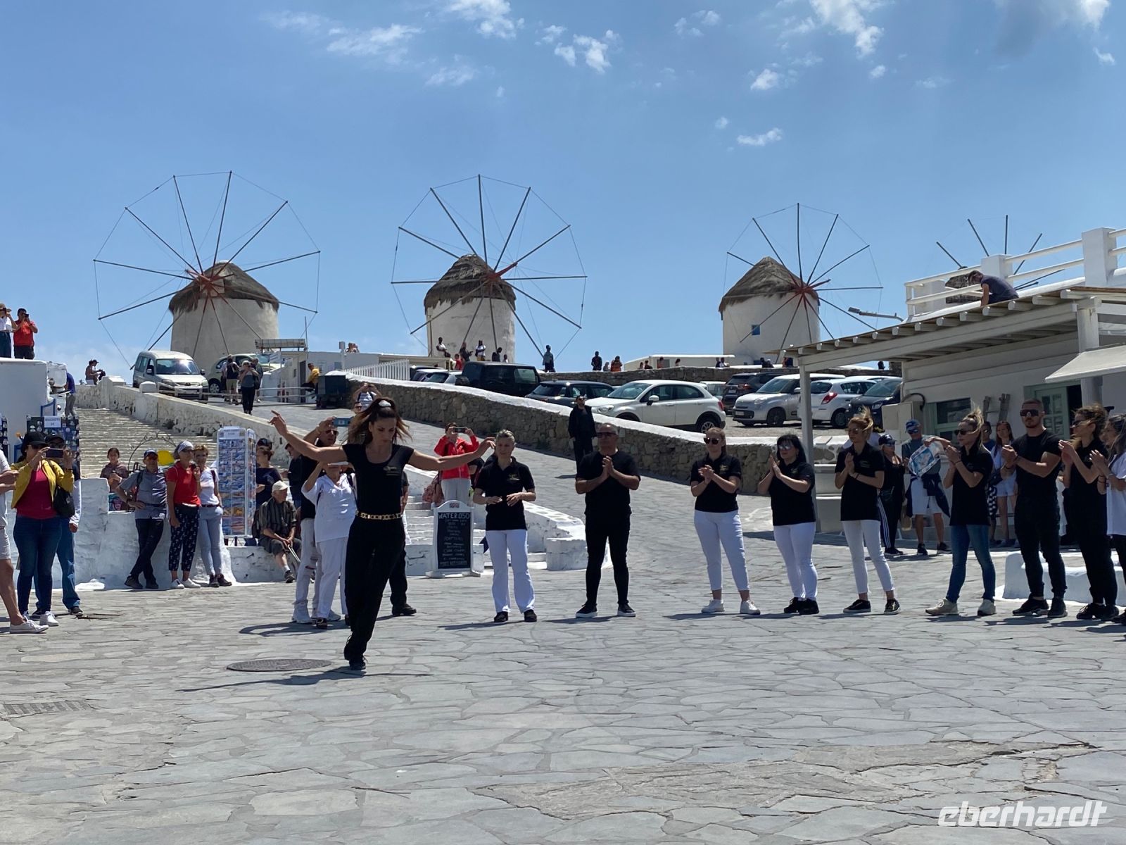 Sirtaki vor den Windmühlen &ndash; &copy; Daniela Paulan (Eberhardt TRAVEL)