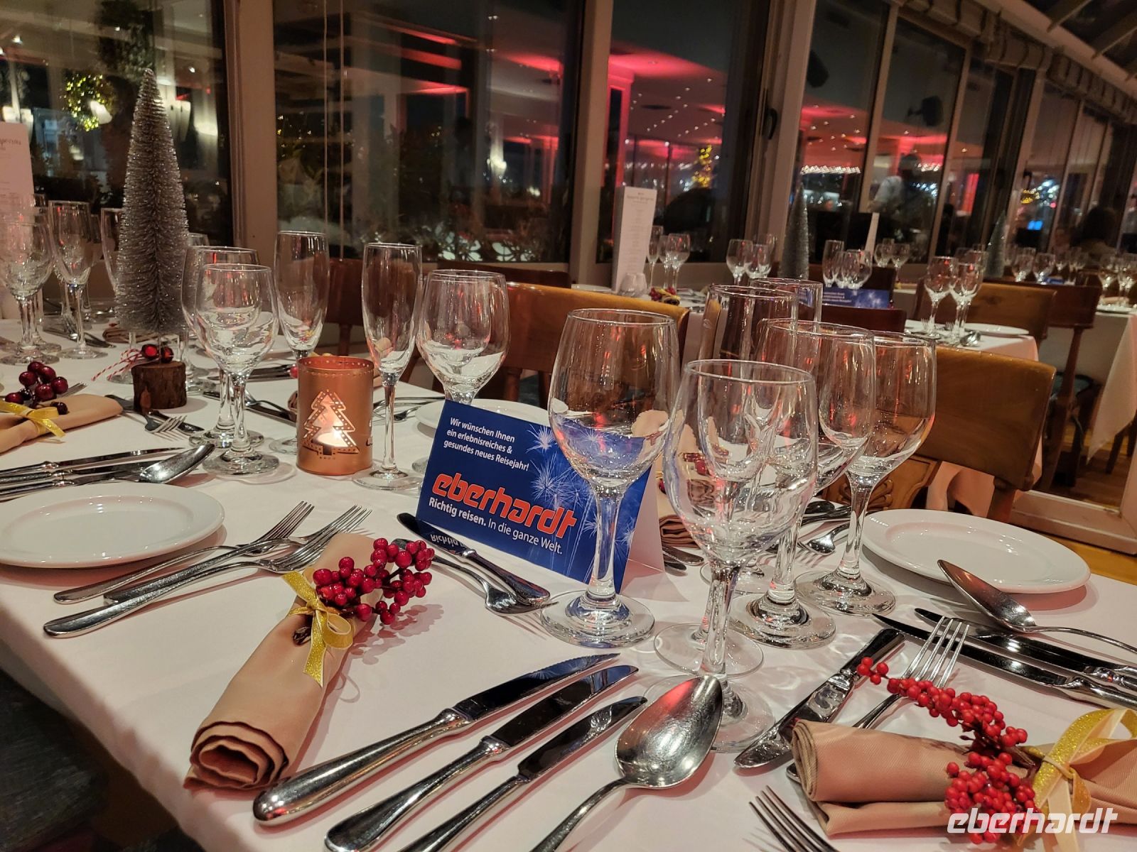 Festlich eingedeckter Tisch für Gala Dinner &ndash; &copy; David Faatz (Eberhardt TRAVEL)
