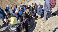 Am Kameni-Krater: Ein Geologe erklärt den Vulkan &ndash; &copy; Wolf-Rüdiger Meyer (Eberhardt TRAVEL)