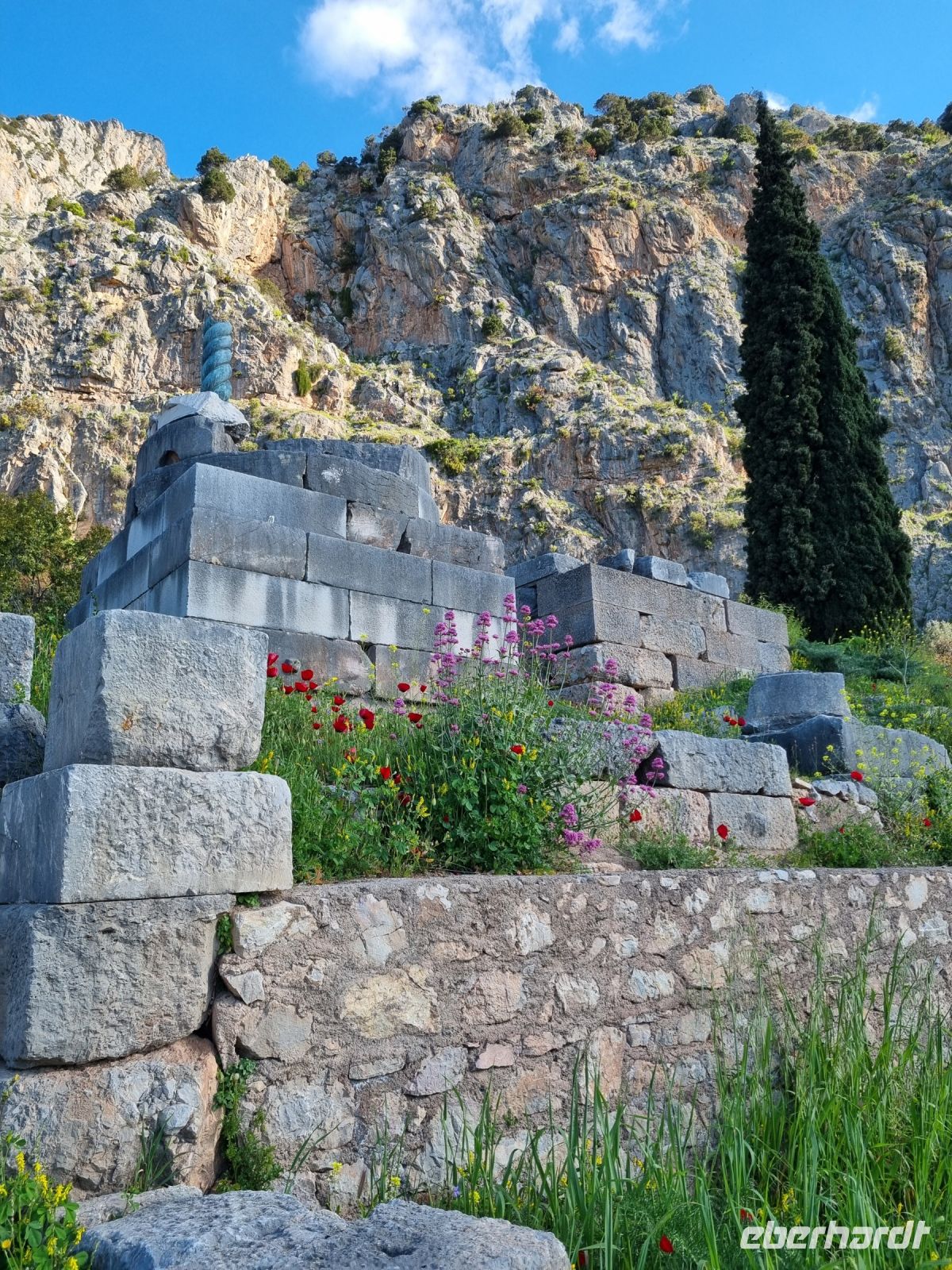 Delphi - Schlangensäule (Weihegabe der Griechen) &ndash; &copy; Katrin Deutschbein (Eberhardt TRAVEL)