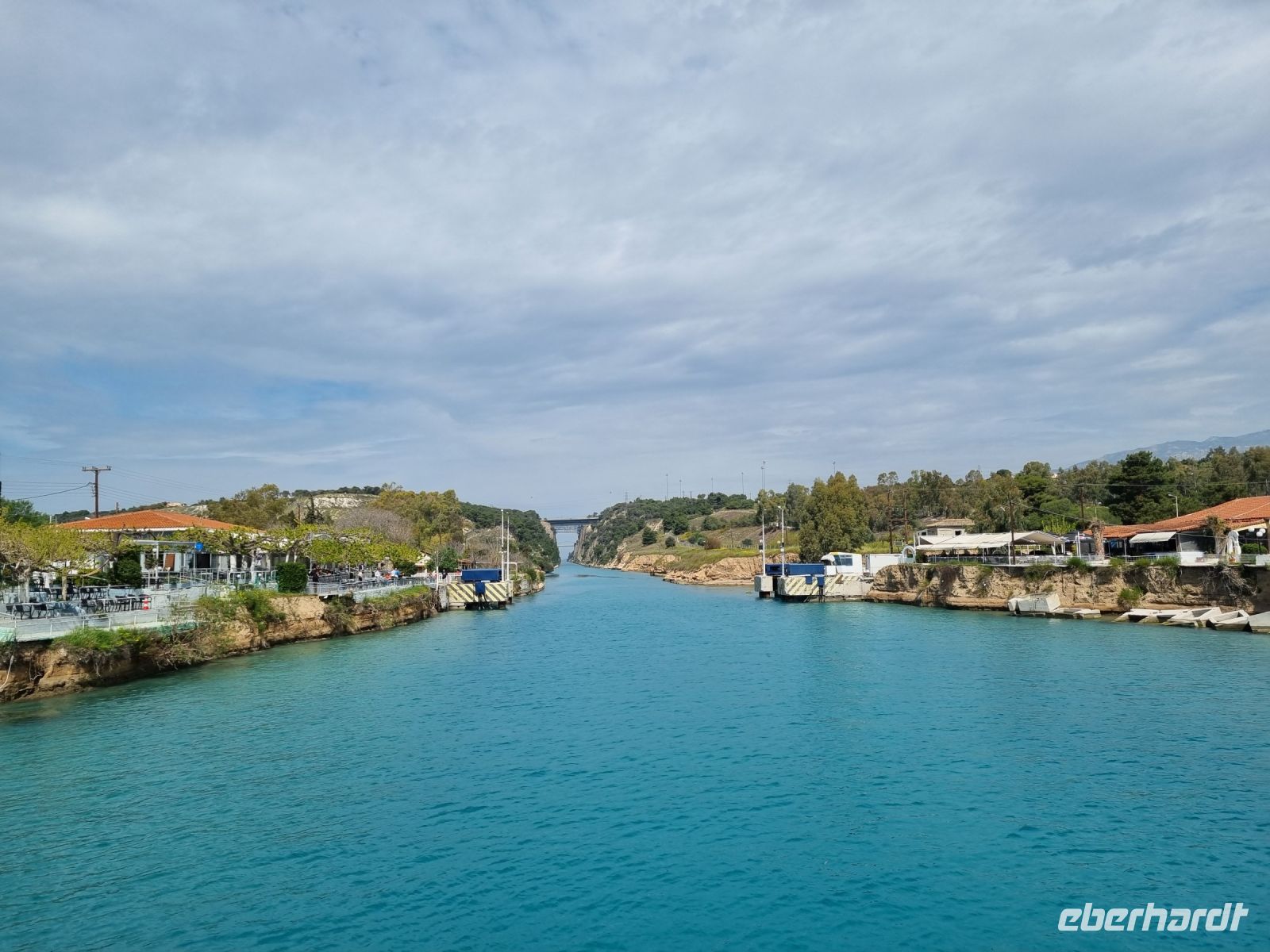 Schifffahrt durch den Kanal von Korinth  &ndash; &copy; Katrin Deutschbein (Eberhardt TRAVEL)