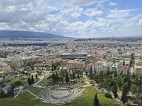 Athen (Ausblick von der Akropolis auf das Dionysostheater und das Akropolismuseum) &ndash; &copy; Katrin Deutschbein (Eberhardt TRAVEL)