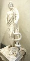 Marmorstatue des antiken Heilgottes Asklepios