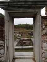 Durchblick in Philippi &ndash; &copy; Peter Rudolph (Eberhardt TRAVEL)