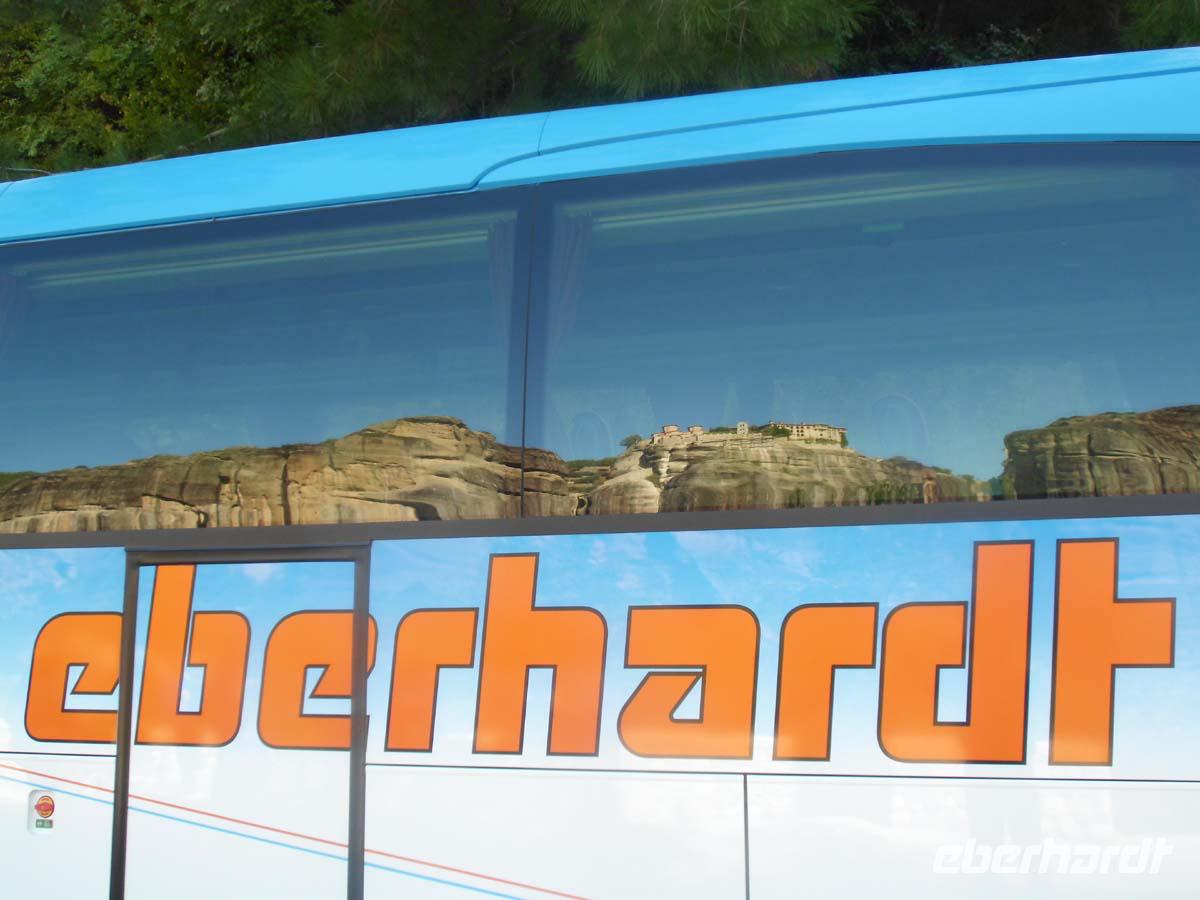 Eberhardtbus an den Meteoraklöstern &ndash; &copy; Peter Rudolph (Eberhardt TRAVEL)