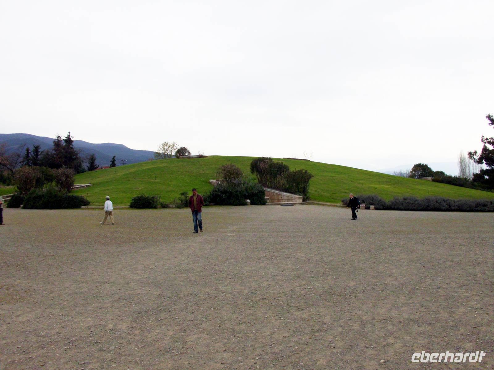 Der Tumulus von Vergina &ndash; &copy; Peter Rudolph (Eberhardt TRAVEL)