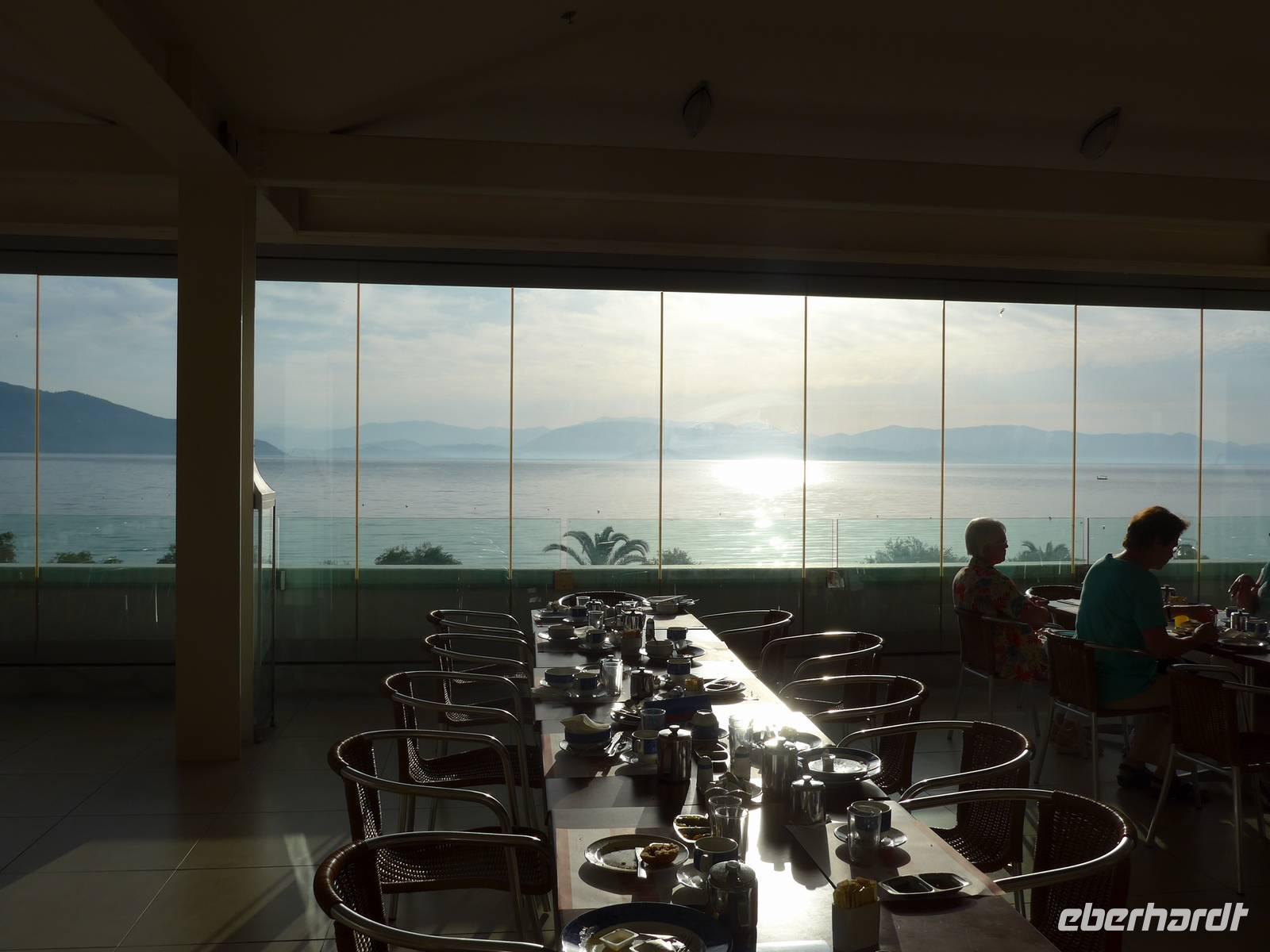 Korfu, Dassia, Hotel Chandris, Restaurant &ndash; &copy; Ria Heilmann (Eberhardt TRAVEL)