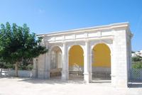 099. Bushaltestelle Pirgos &ndash; &copy; Sophie Hof (Eberhardt TRAVEL)