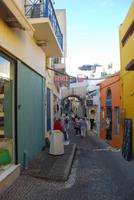 276. Gassen in Fira &ndash; &copy; Sophie Hof (Eberhardt TRAVEL)