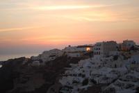 282. Abenddämmerung in Oia &ndash; &copy; Sophie Hof (Eberhardt TRAVEL)