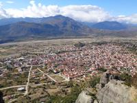 Blick auf Kalambaka &ndash; &copy; Peter Rudolph (Eberhardt TRAVEL)