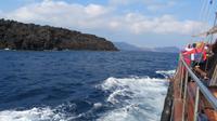 wir nähern uns Nea Kameni &ndash; &copy; Petra Sauer (Eberhardt TRAVEL)