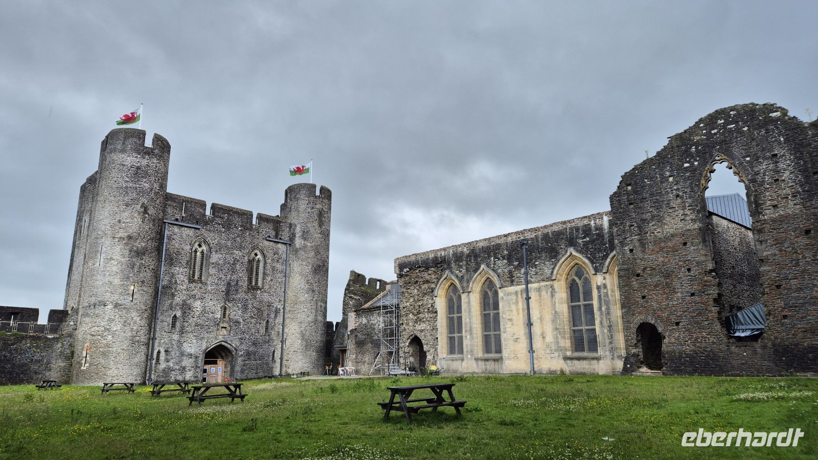 Caerphilly Castle &ndash; &copy; Sinah Witzig (Eberhardt TRAVEL)