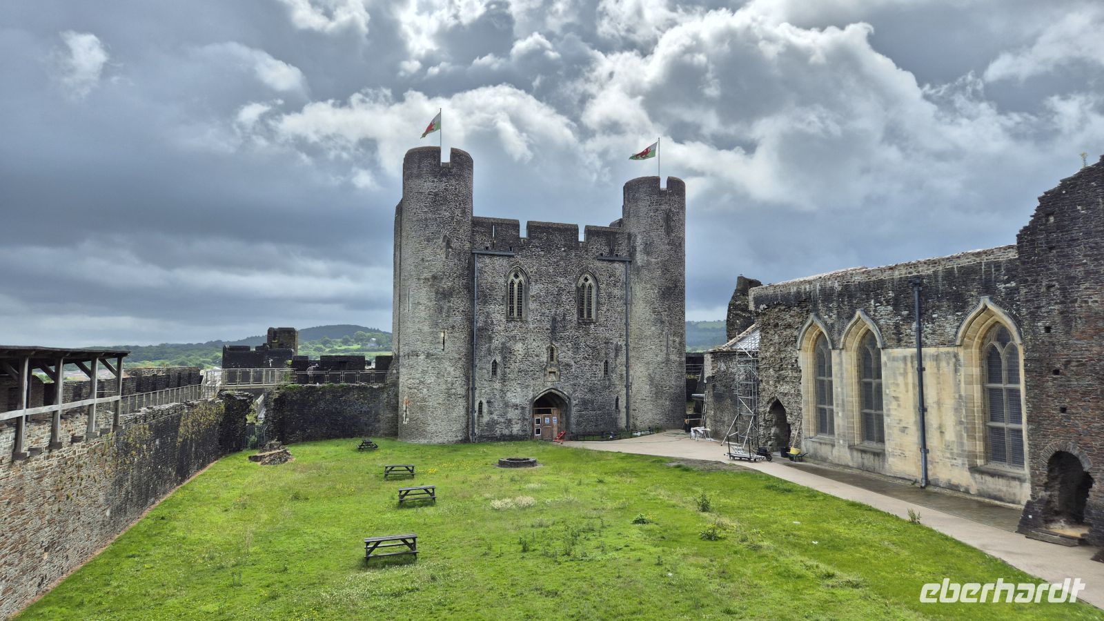 Caerphilly Castle &ndash; &copy; Sinah Witzig (Eberhardt TRAVEL)
